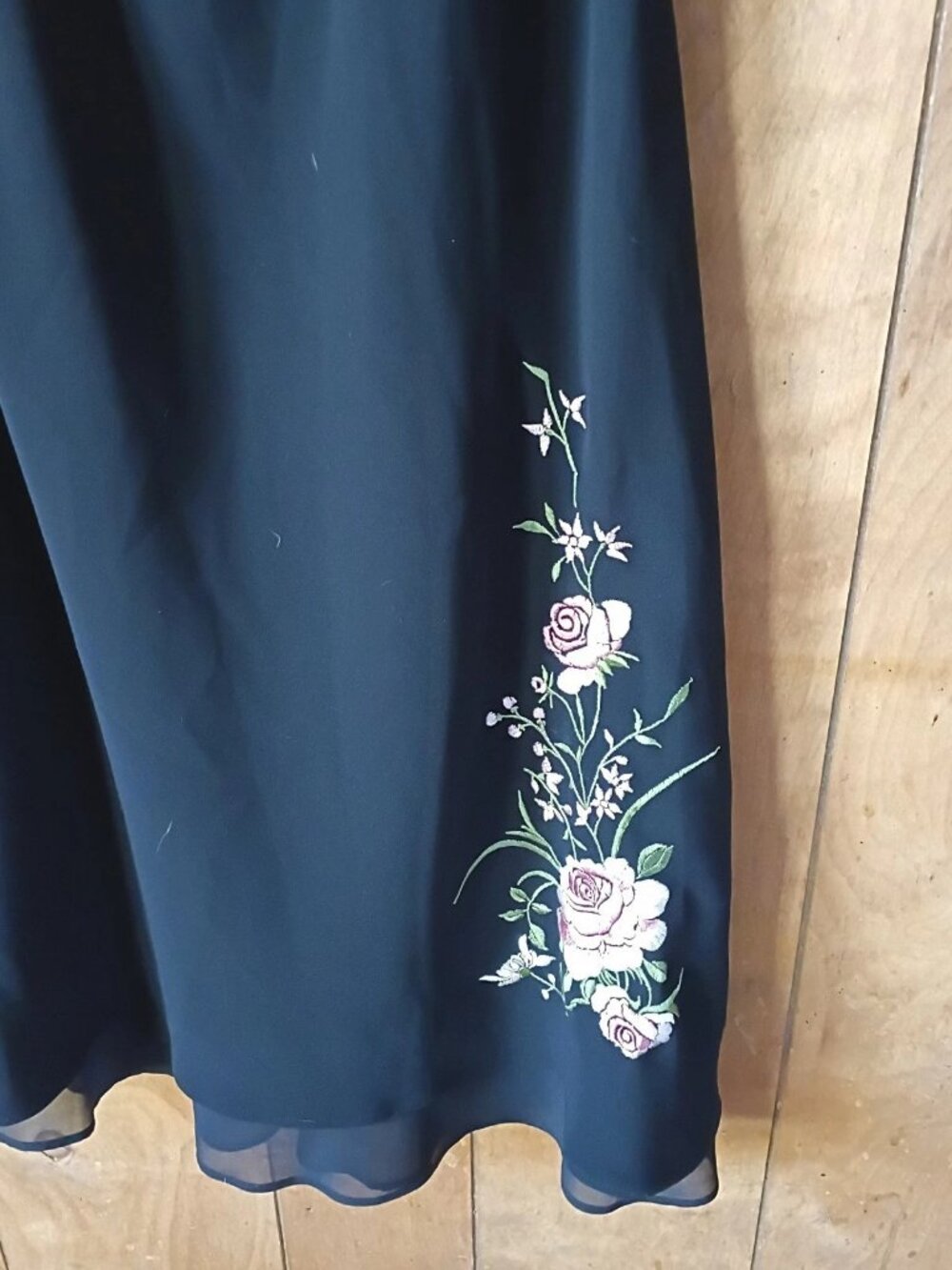 Vintage Y2K Dressbarn Black Midi Dress Pink Floral Embroidery Flutter Sleeve 14 - Picture 3 of 5